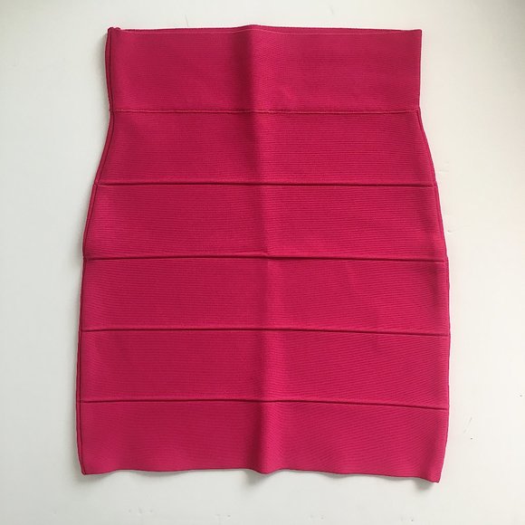 BCBG MaxAzria Simone Textured Power Skirt - Picture 2 of 6